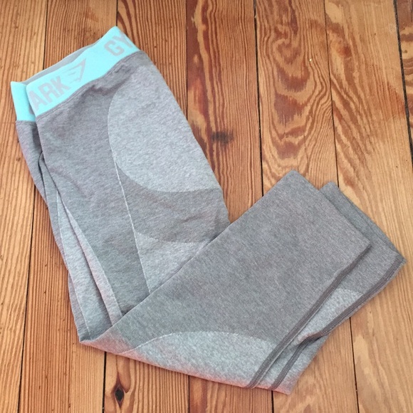 Gymshark Pants - Gymshark flex cropped leggings